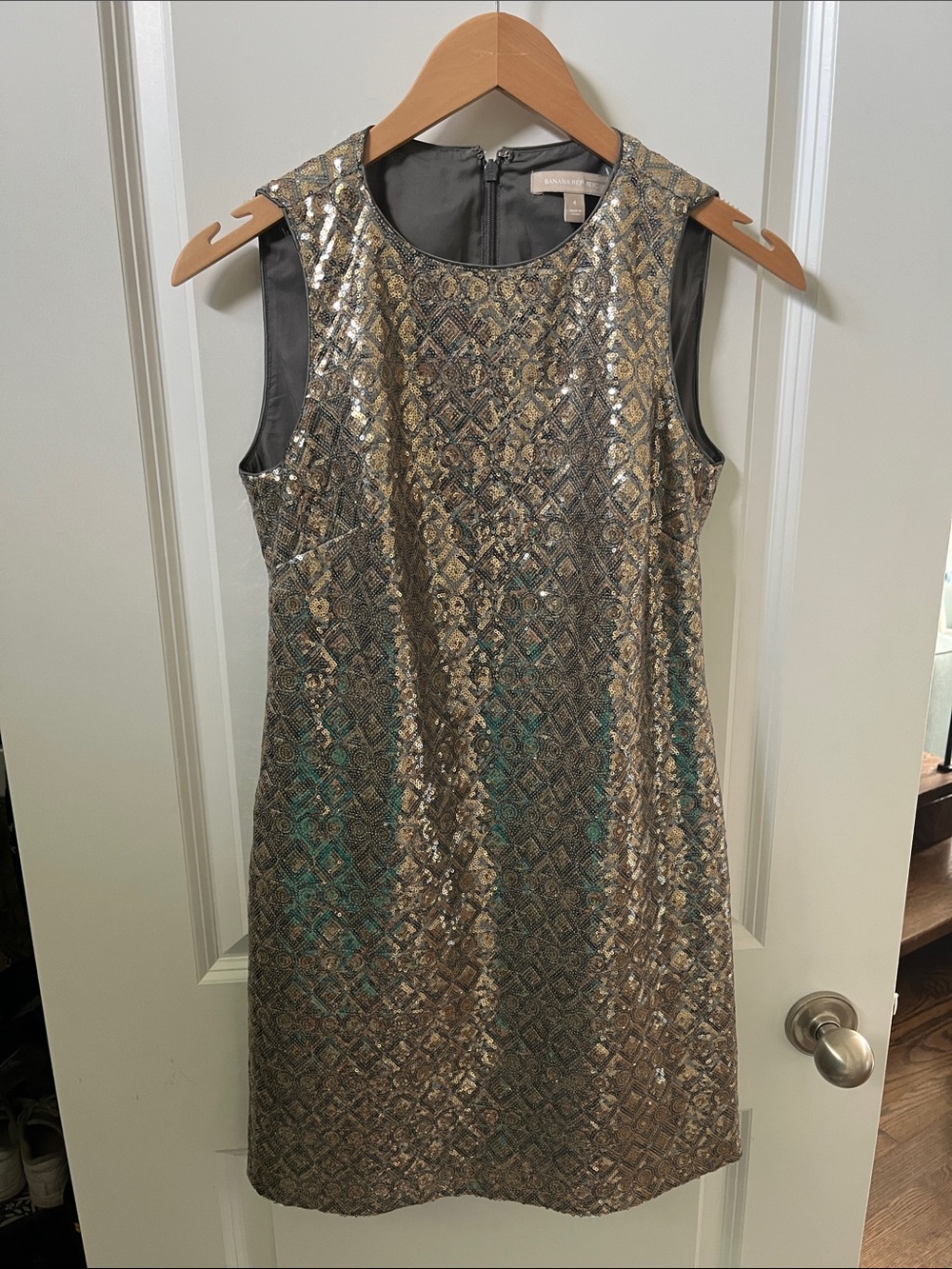 Banana Republic Metallic Gold and Silver Sleeveless Shift Dress size 4